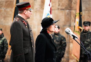 KAPI5.JPG (23238 bytes)