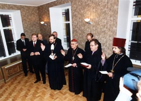 MACITAJI.JPG (25955 bytes)