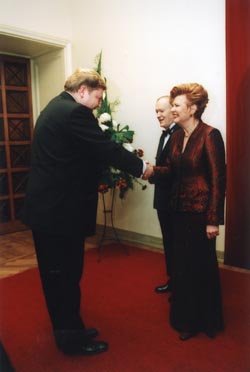 PIE3.JPG (19448 bytes)