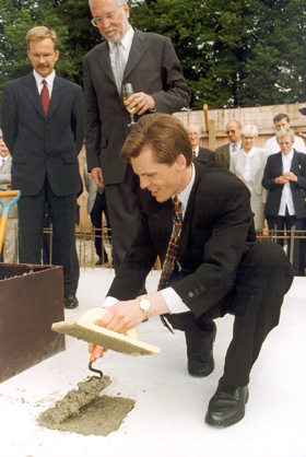 05B.JPG (142716 bytes)