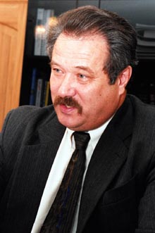 CE2.JPG (22096 bytes)