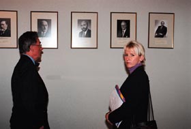 E1.JPG (16032 bytes)