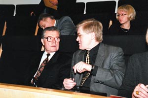 AU3.JPG (22202 bytes)