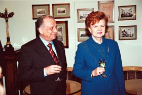 RU04.JPG (22715 bytes)