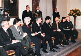 RU09.JPG (27379 bytes)