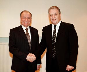 RUM1.JPG (19412 bytes)