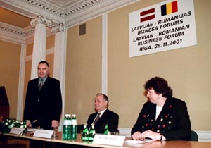 RUM2.JPG (24709 bytes)