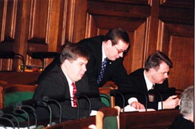 S2.JPG (22627 bytes)