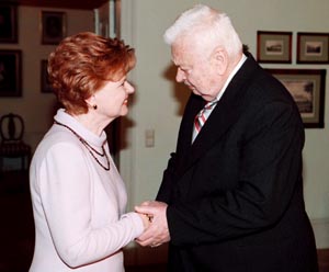 ADVENTE2.JPG (21525 bytes)