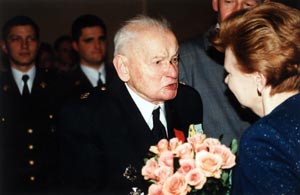 AIZ3.JPG (20998 bytes)