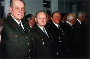 AIZ4.JPG (18499 bytes)