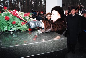 H05.JPG (27561 bytes)