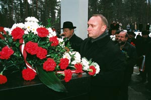 H06.JPG (25233 bytes)