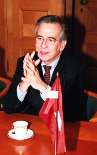 BE3.JPG (22401 bytes)