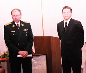 R3.JPG (21098 bytes)