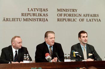 VEST1.JPG (24036 bytes)