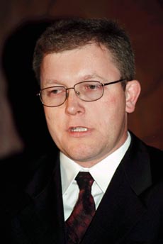 INT2.JPG (17809 bytes)