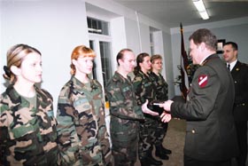 AR1.JPG (24070 bytes)