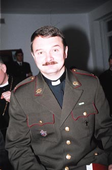 AR3.JPG (21070 bytes)