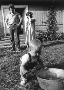 AUZ02.JPG (26222 bytes)