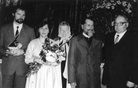 AUZ10.JPG (14530 bytes)