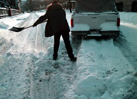 SNIEGS2.JPG (24281 bytes)