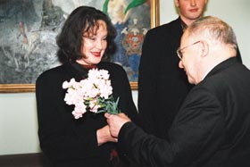 IZ4.JPG (19888 bytes)