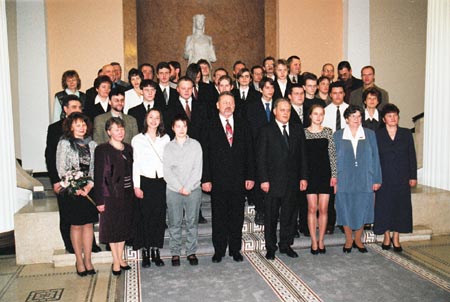 BA4.JPG (44015 bytes)