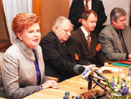 VA1.JPG (31878 bytes)