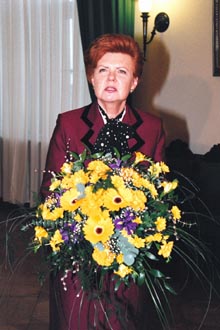 EC2.JPG (29171 bytes)