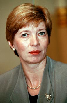 KARINA.JPG (18410 bytes)