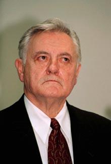 ADAMKUS2.JPG (16735 bytes)