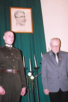 KALPAKS2.JPG (21426 bytes)