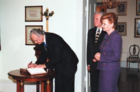 BA02.JPG (19429 bytes)