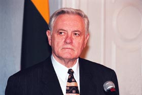 BA04.JPG (15421 bytes)