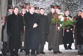 KAPI2.JPG (19650 bytes)