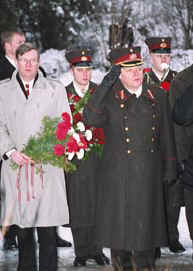 KAPI4.JPG (25754 bytes)