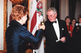 P9.JPG (22060 bytes)