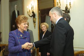 01.JPG (15452 bytes)