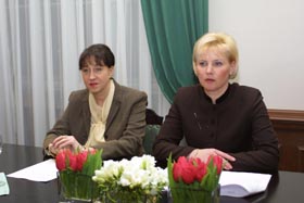 09.JPG (15430 bytes)