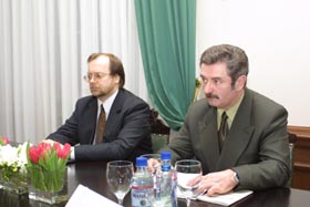 12.JPG (16256 bytes)