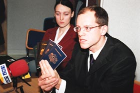 PASE1.JPG (21097 bytes)