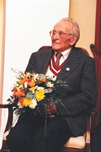 O1.JPG (20454 bytes)