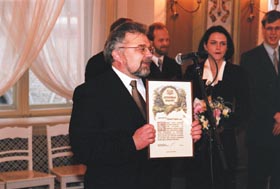 AM1.JPG (20456 bytes)