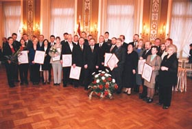 AM3.JPG (25269 bytes)