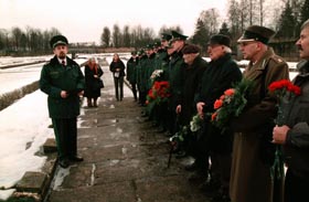 ATCERE2.JPG (22493 bytes)