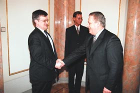 LIG2.JPG (19311 bytes)