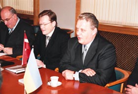 UKR09.JPG (23486 bytes)