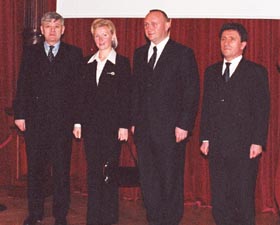 AM8.JPG (19384 bytes)