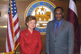 USABRAUNS.JPG (24597 bytes)